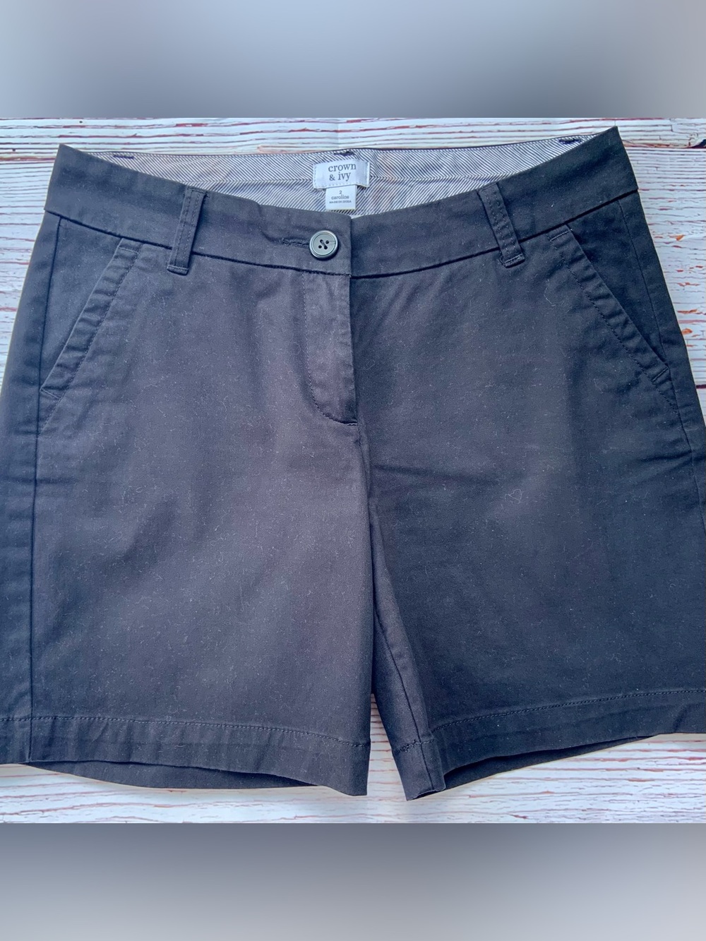 Crown & Ivy Black Casual Womens Shorts. Size 2